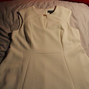 White/ Sleeveless Dress